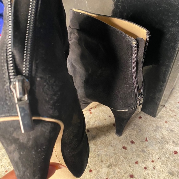 Boutique 9 Women’s Size 9.5 Faux Suede Bootie - Picture 4 of 7